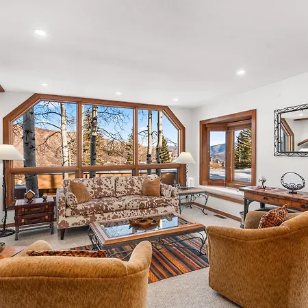 Poolside Townhome Residence 14 With Serene Views By The Woodrun V Townhouses